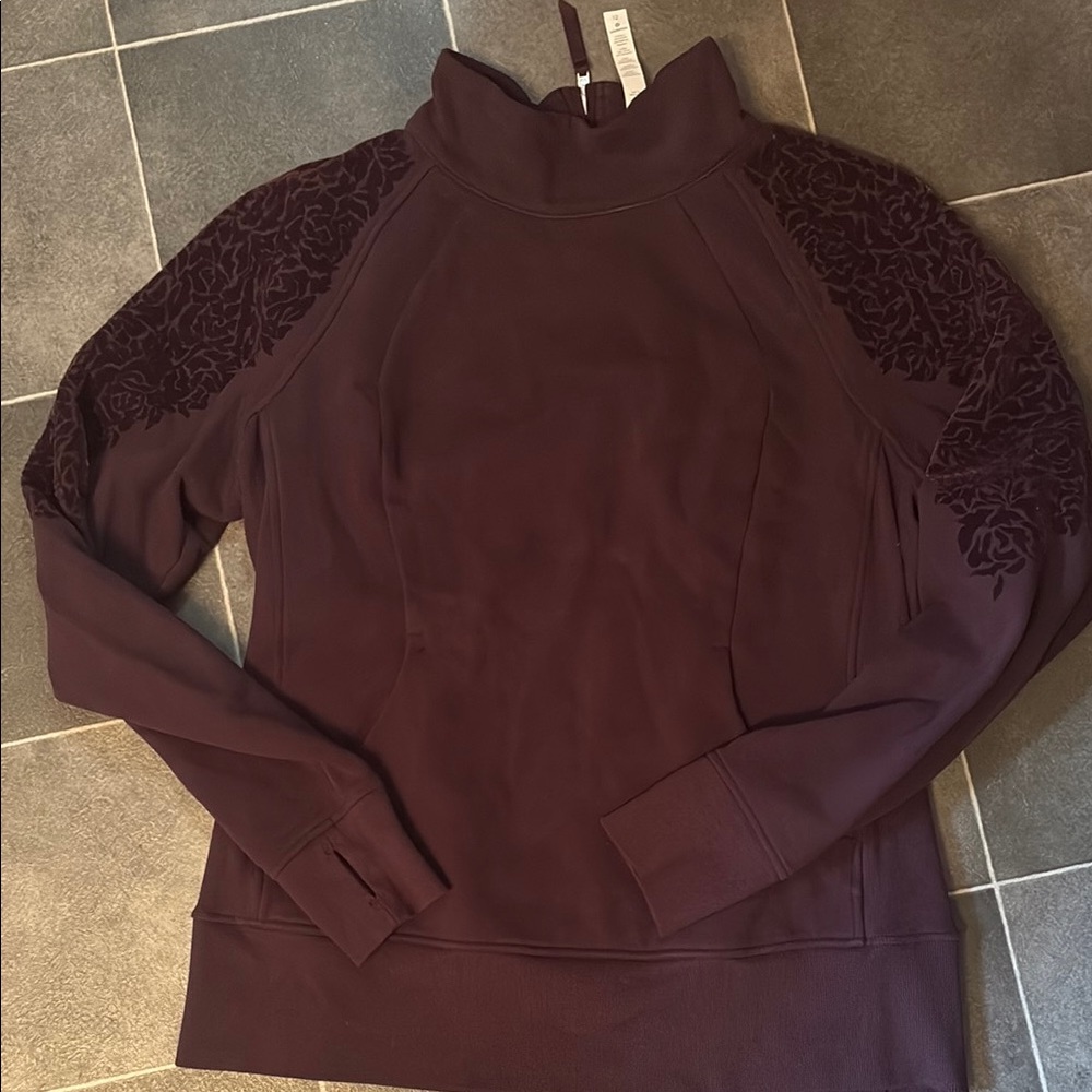 Lululemon black cherry scuba 12